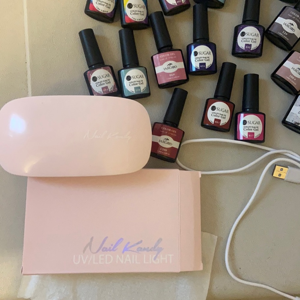 Uv led nail light and gel polishes